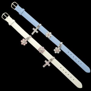 Armbänder (blau & weiß) mit Strass Blümchen & Kreuzen in weiß & rosa